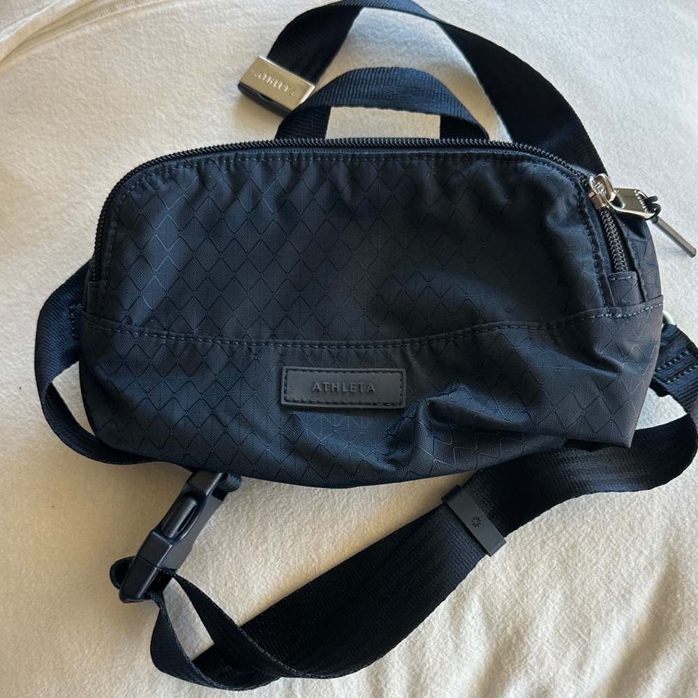 Athleta All About Crossbody Belt Bag in Navy nylon